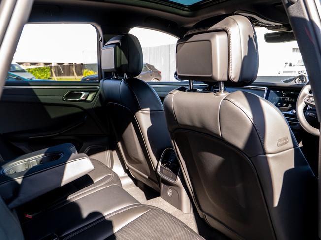 PORSCHE Macan Photo 21