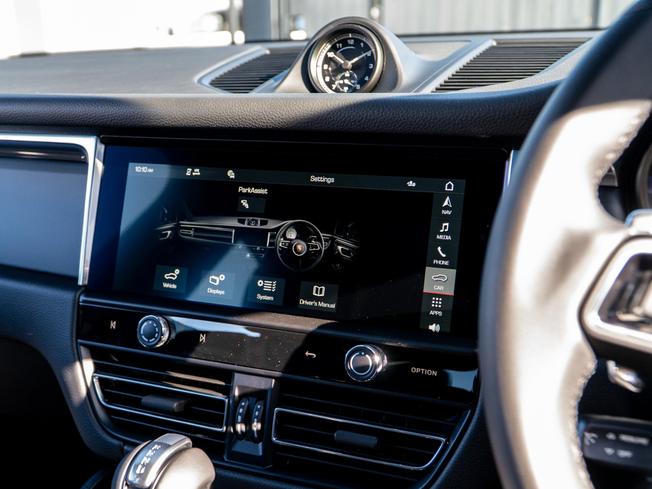 PORSCHE Macan Photo 23