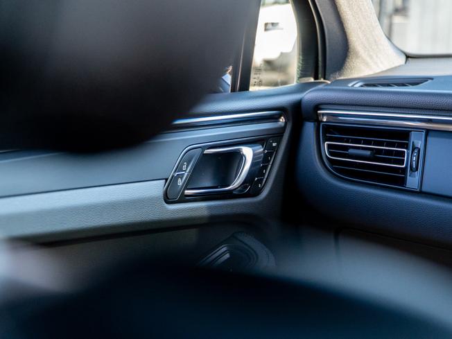 PORSCHE Macan Photo 27