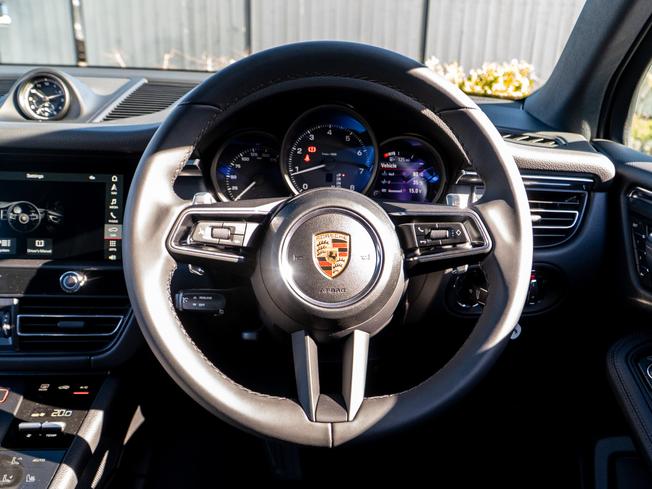 PORSCHE Macan Photo 8