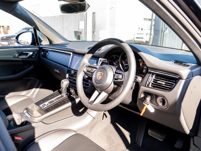 PORSCHE Macan Photo 9