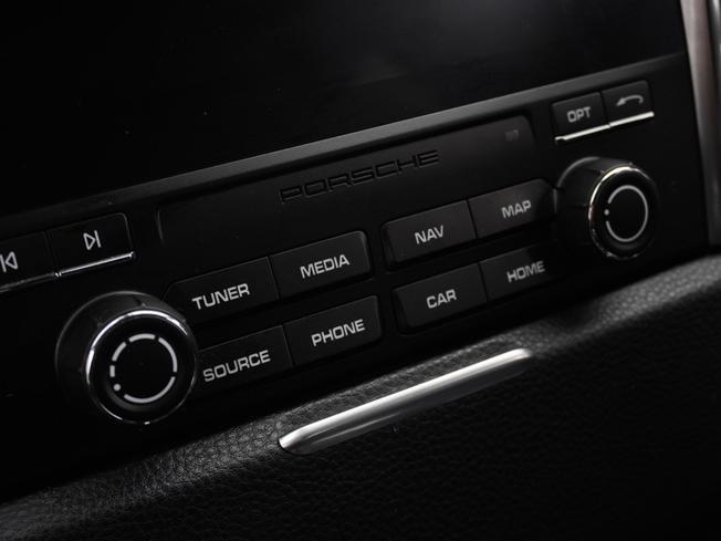 PORSCHE Macan Photo 16