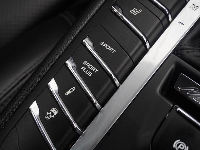 PORSCHE Macan Photo 22
