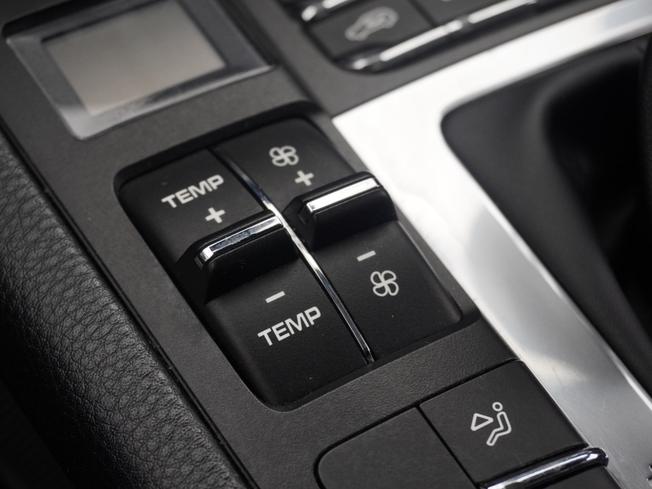 PORSCHE Macan Photo 25