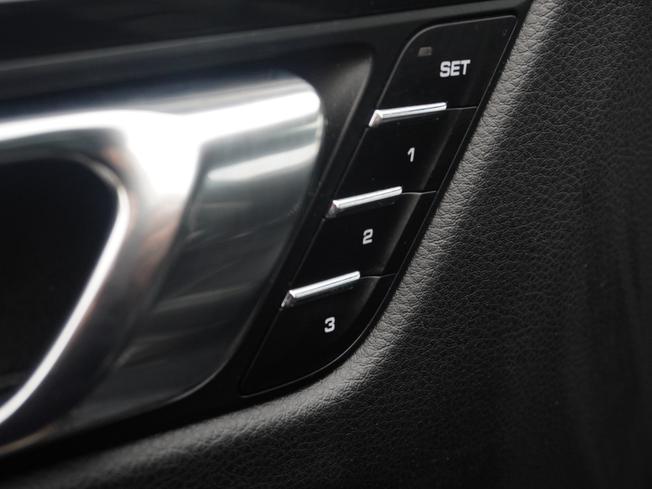PORSCHE Macan Photo 31