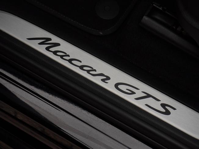 PORSCHE Macan Photo 35
