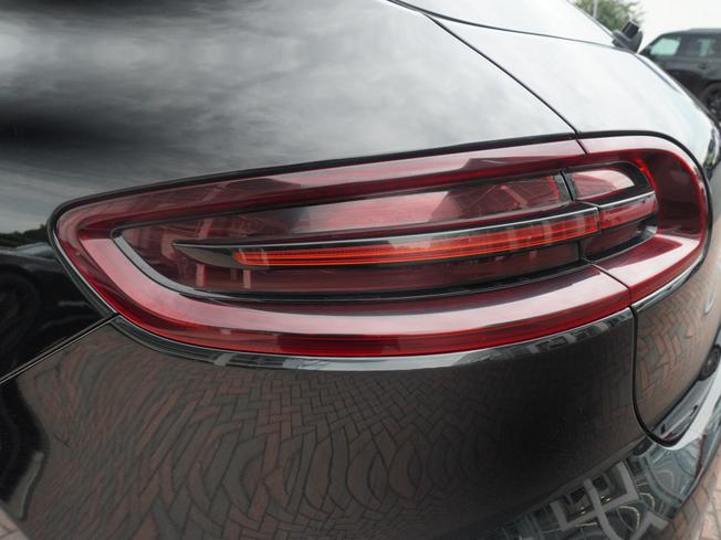 PORSCHE Macan Photo 44