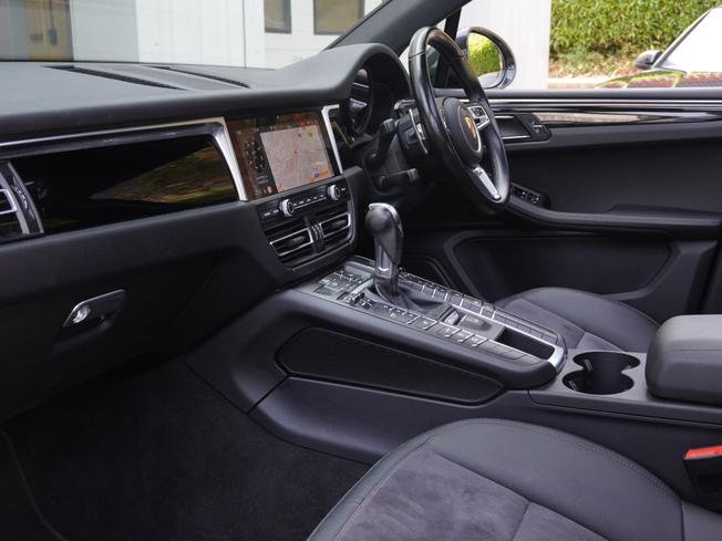 PORSCHE Macan Photo 11
