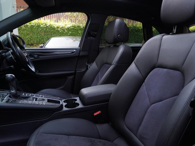 PORSCHE Macan Photo 12