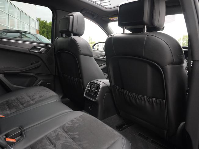 PORSCHE Macan Photo 10