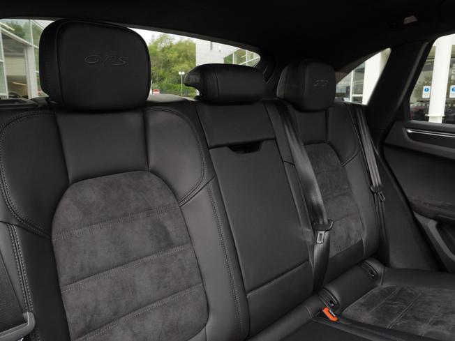 PORSCHE Macan Photo 11