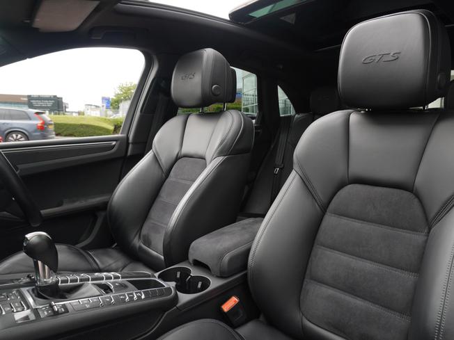 PORSCHE Macan Photo 12