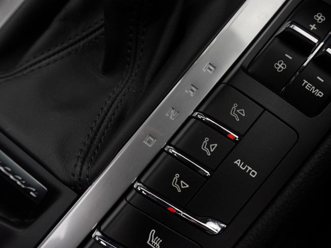 PORSCHE Macan Photo 28
