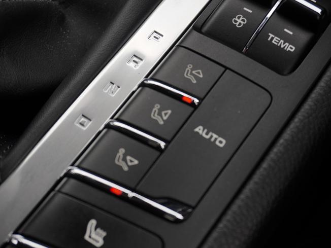 PORSCHE Macan Photo 29