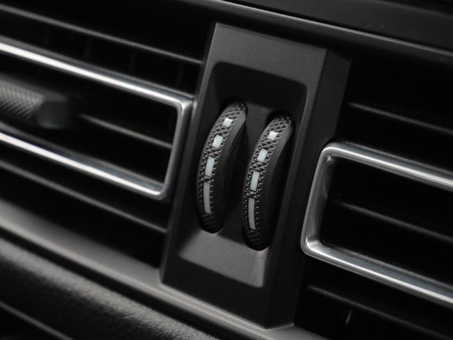 PORSCHE Macan Photo 36