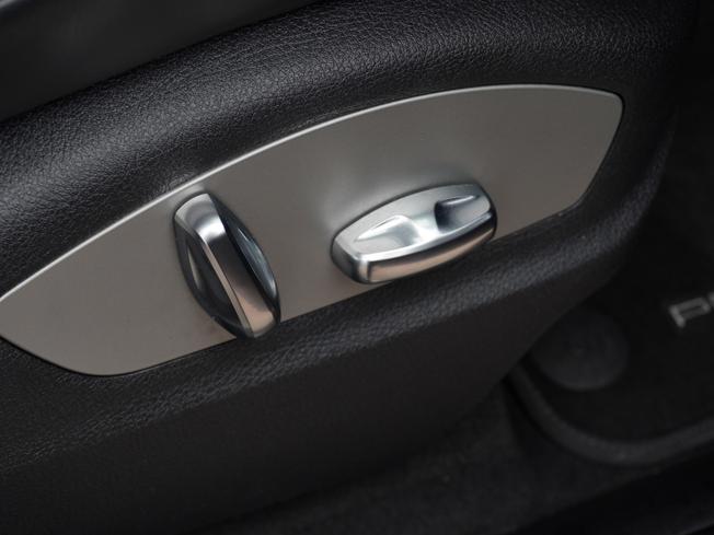 PORSCHE Macan Photo 38