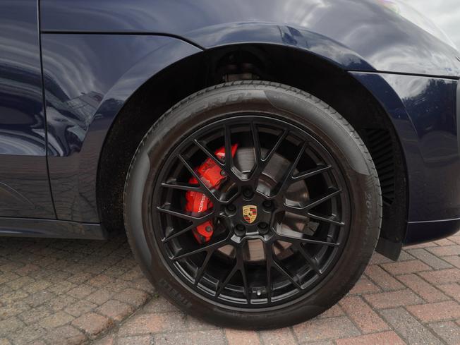 PORSCHE Macan Photo 4