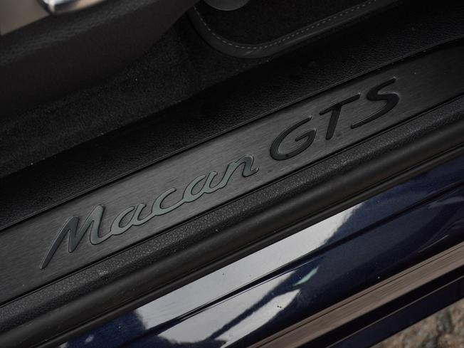 PORSCHE Macan Photo 48