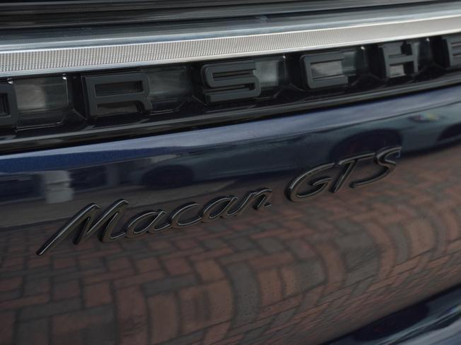 PORSCHE Macan Photo 49