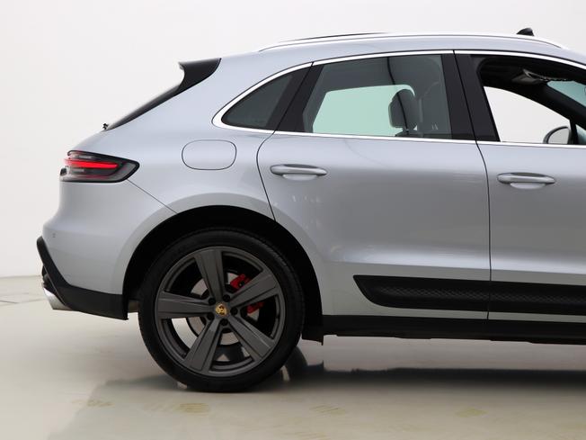 PORSCHE Macan Photo 18