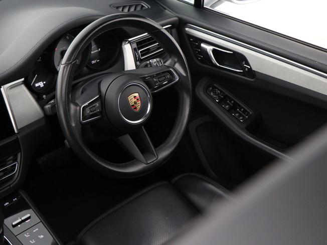 PORSCHE Macan Photo 27