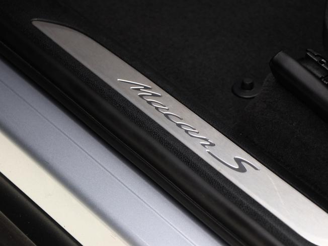 PORSCHE Macan Photo 31