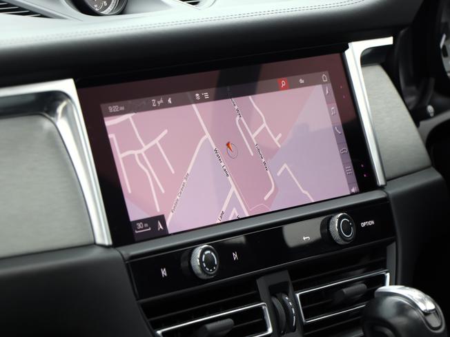 PORSCHE Macan Photo 32