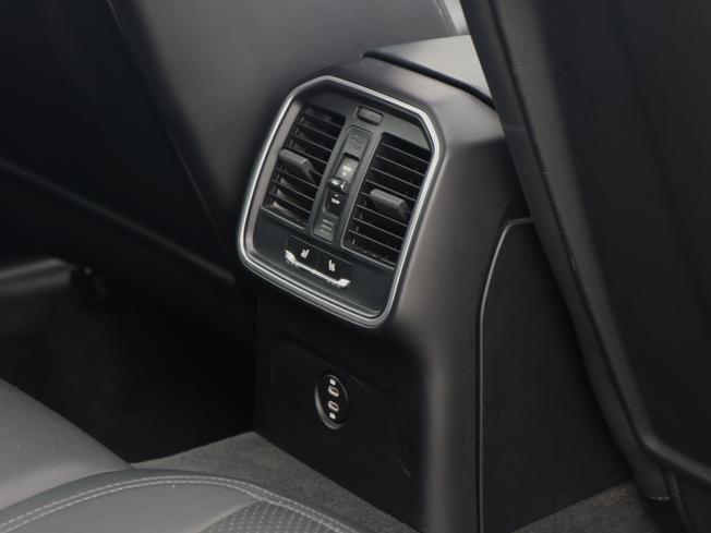 PORSCHE Macan Photo 35