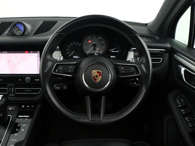 PORSCHE Macan Photo 37