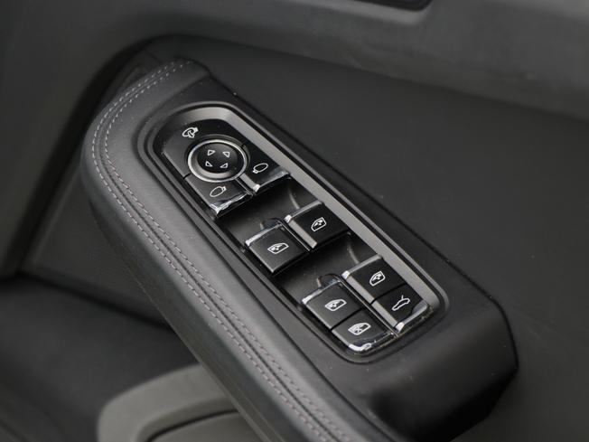 PORSCHE Macan Photo 42