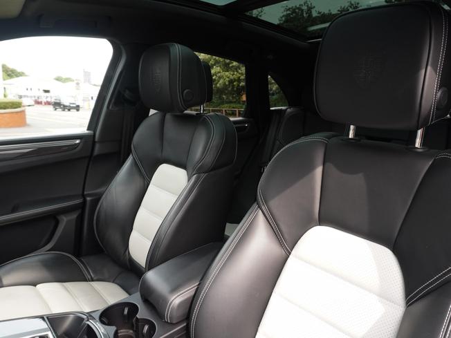 PORSCHE Macan Photo 10