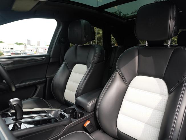 PORSCHE Macan Photo 12