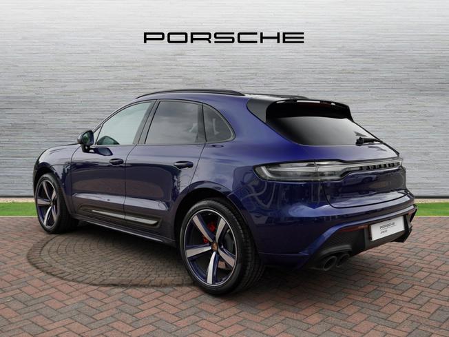 PORSCHE Macan Photo 2