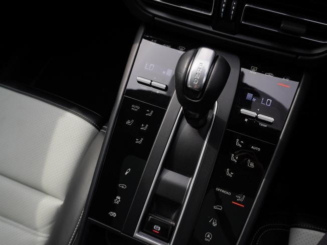 PORSCHE Macan Photo 30