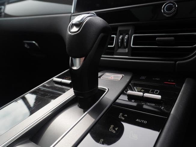 PORSCHE Macan Photo 31