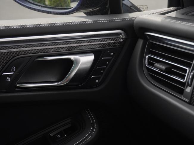 PORSCHE Macan Photo 33