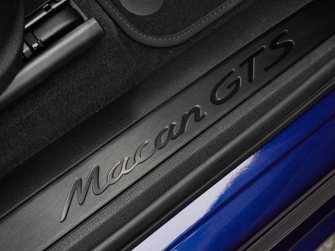 PORSCHE Macan Photo 43