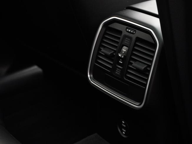 PORSCHE Macan Photo 46