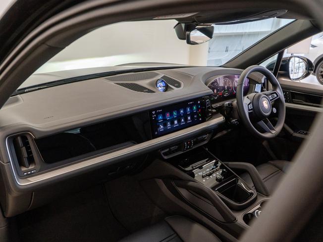 PORSCHE Cayenne Photo 3