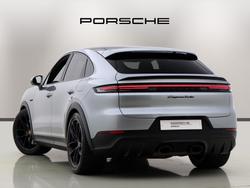 PORSCHE Cayenne Photo 2