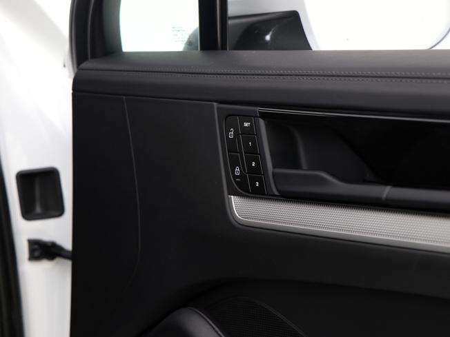PORSCHE Cayenne Photo 32
