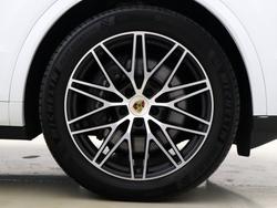 PORSCHE Cayenne Photo 4