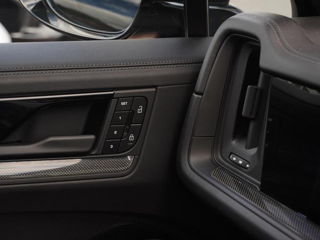 PORSCHE Cayenne Photo 29
