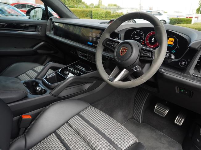 PORSCHE Cayenne Photo 8