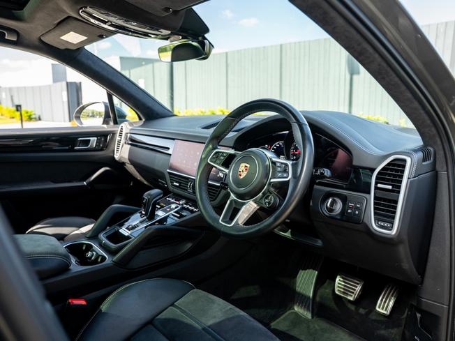 PORSCHE Cayenne Photo 16