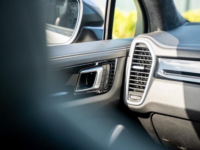 PORSCHE Cayenne Photo 24