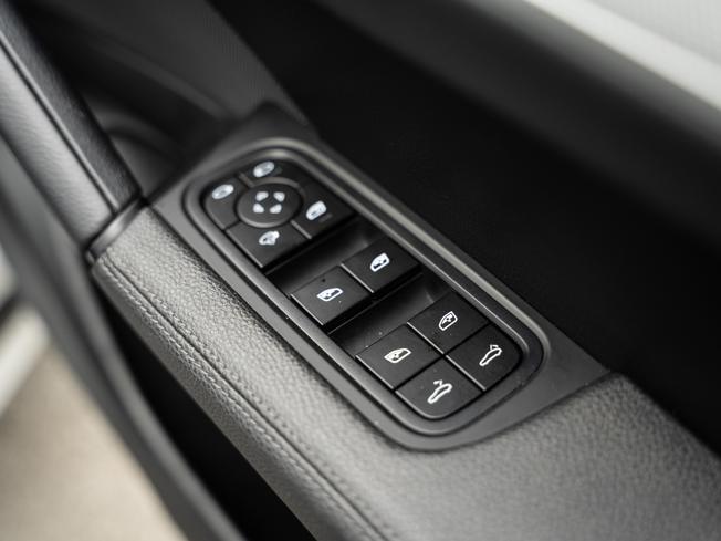 PORSCHE Cayenne Photo 25