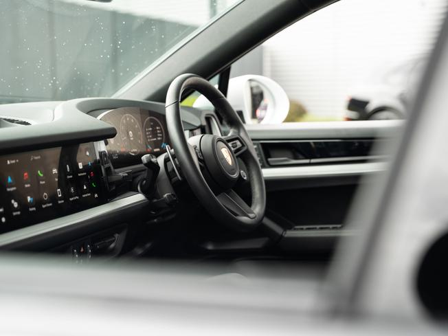 PORSCHE Cayenne Photo 3