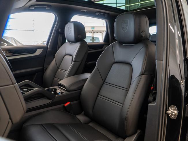 PORSCHE Cayenne Photo 16