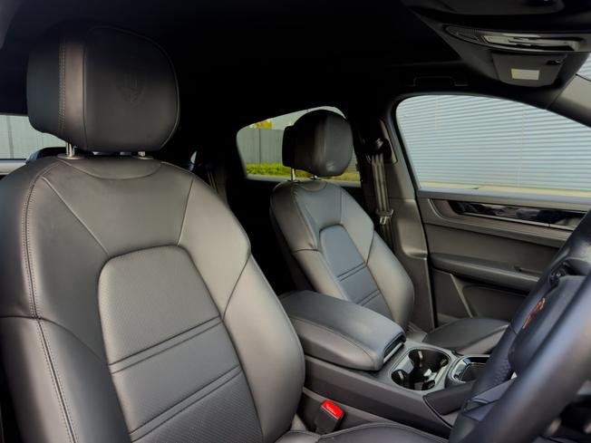 PORSCHE Cayenne Photo 12
